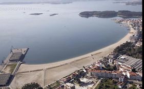 Alojamiento en primera línea de playa. Vilagarcía.
